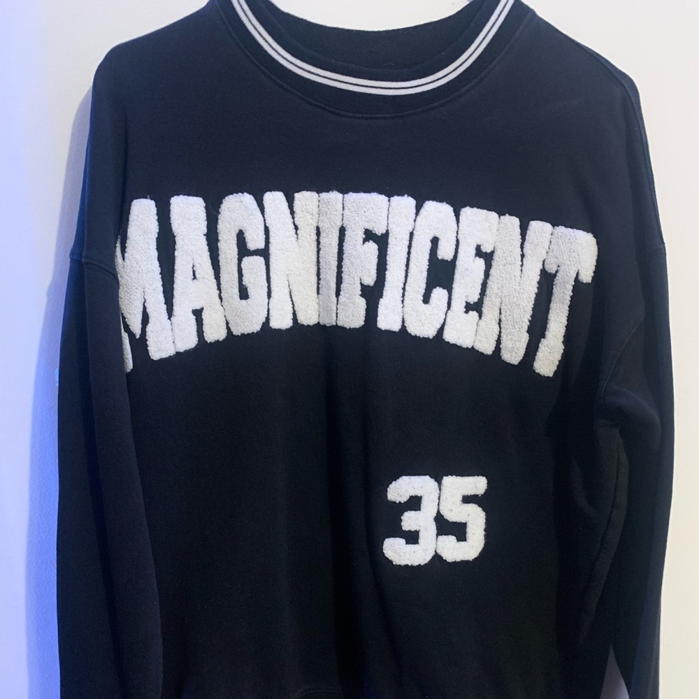 Pullover sweater